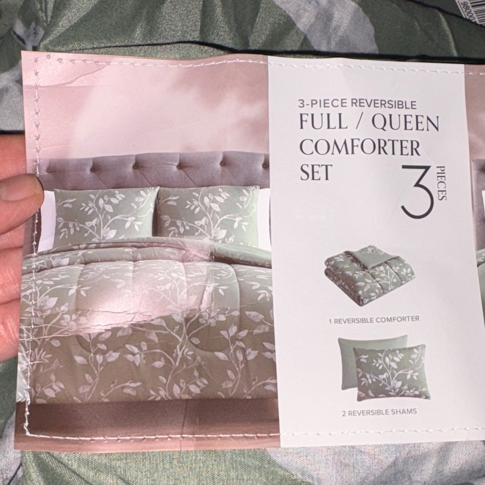 Macy's Green and White Floral Comforter Set